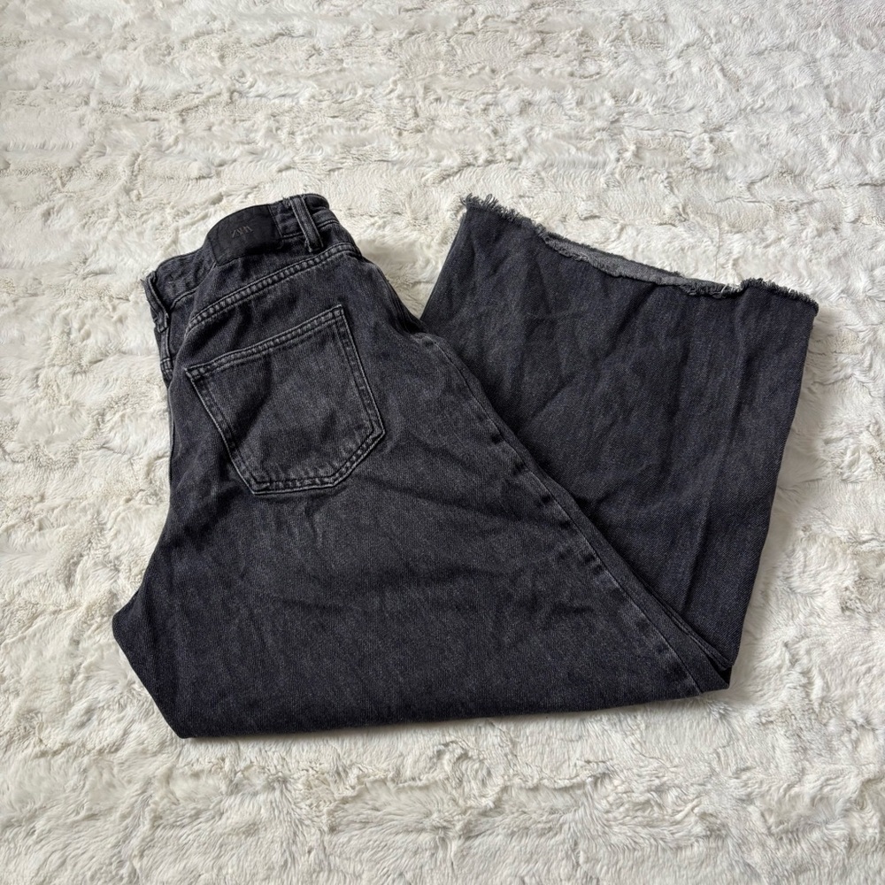 Zara Women's Size 8 Black Wash Wide Leg Cropped Jeans